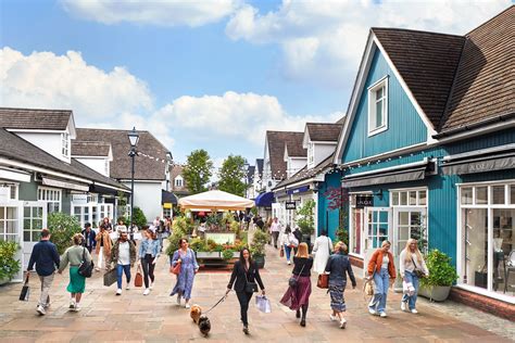 Bicester Village open times